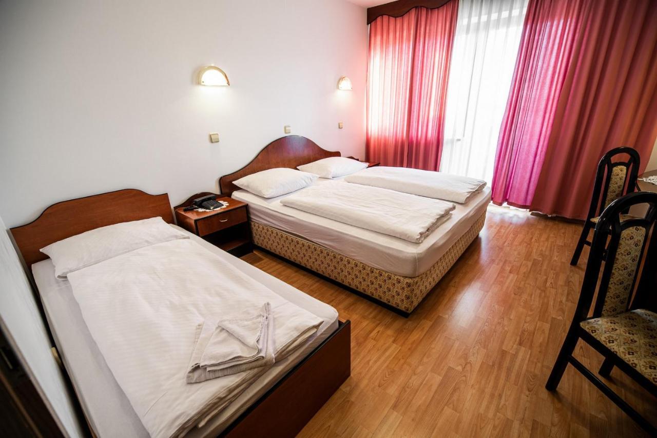 Guesthouse Leski Dvor 레쎄 외부 사진