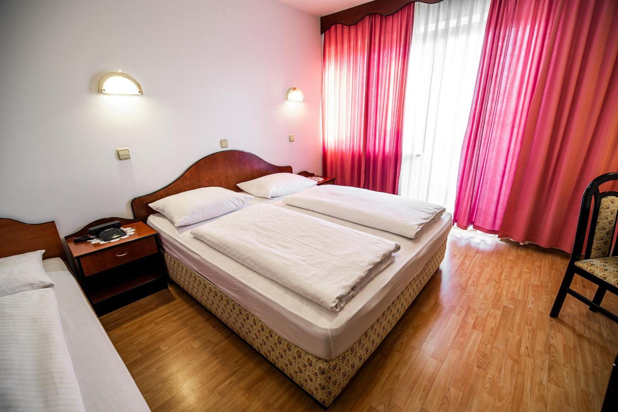 Guesthouse Leski Dvor 레쎄 객실 사진